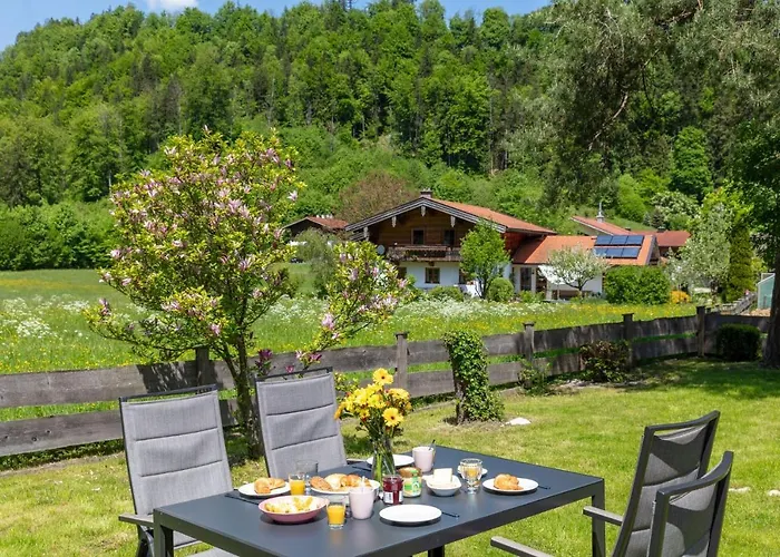 Ganzes Haus Mit Grossem Garten Und Eigener Sauna Hébergement de vacances Unterwössen