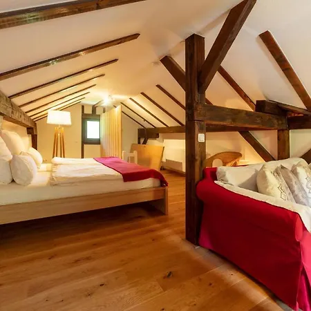 Ganzes Haus Mit Grossem Garten Und Eigener Sauna