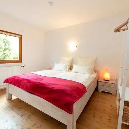 Ganzes Haus Mit Grossem Garten Und Eigener Sauna Unterwoessen