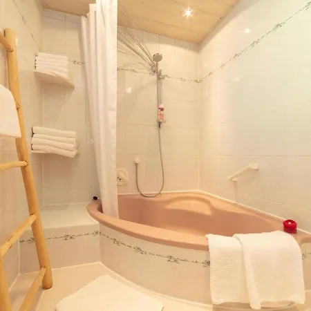 Ganzes Haus Mit Grossem Garten Und Eigener Sauna Hébergement de vacances *