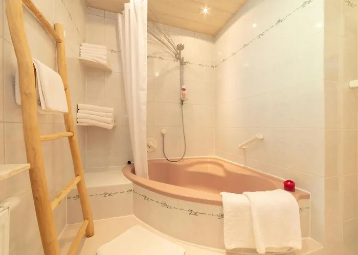Ganzes Haus Mit Grossem Garten Und Eigener Sauna בית נופש *